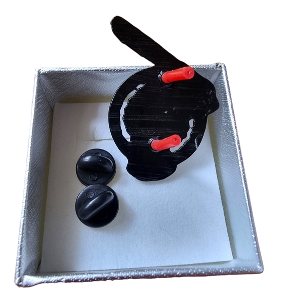 🌟2/$30 Sale!Mix & Match🌟 Evil Dead Ash Enamel Pin Brand New. - Picture 2 of 3